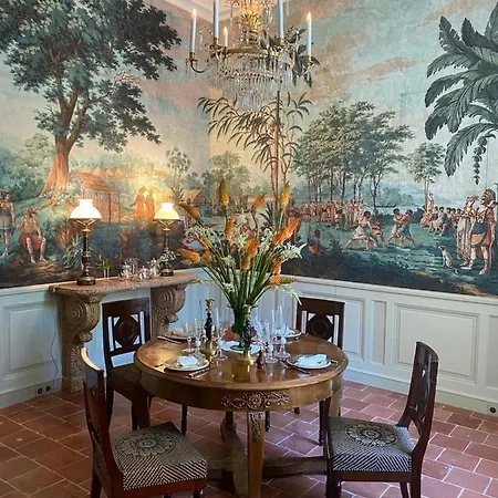 College Des Doctrinaires, Hotel, Et ليكتور
