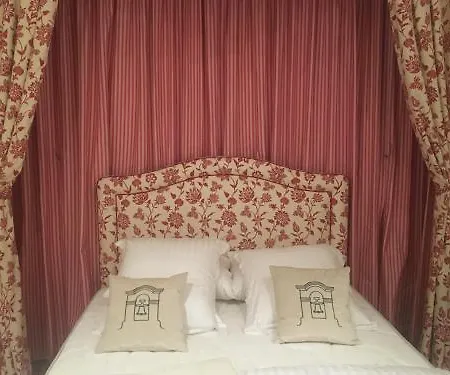 College Des Doctrinaires, Hotel, Et فندق ليكتور