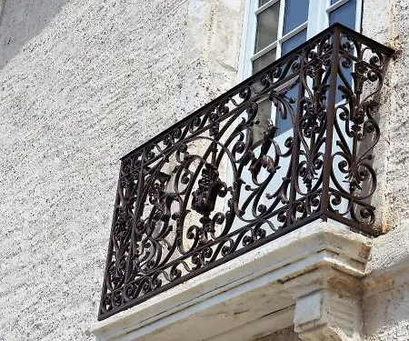 College Des Doctrinaires, Hotel, Et