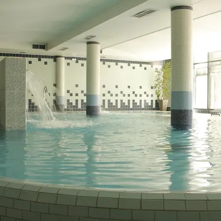 College Des Doctrinaires, Hotel, Et فندق