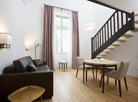 Otel College Des Doctrinaires, Hotel, Et