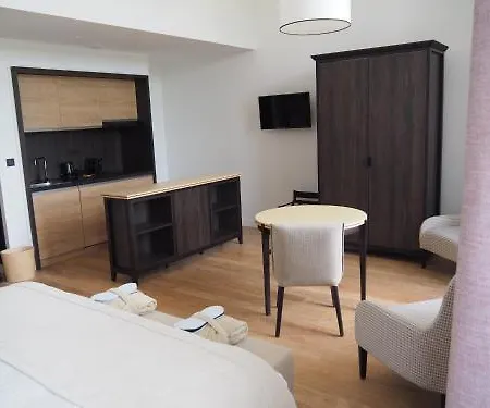 Otel College Des Doctrinaires, Hotel, Et