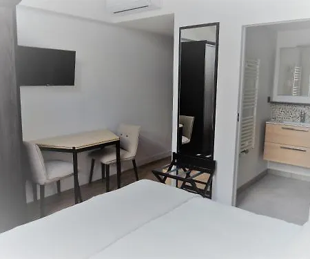 Hotel College Des Doctrinaires