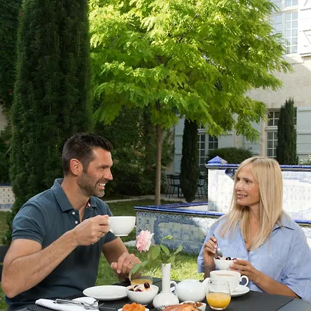 College Des Doctrinaires, Hotel, Et ليكتور