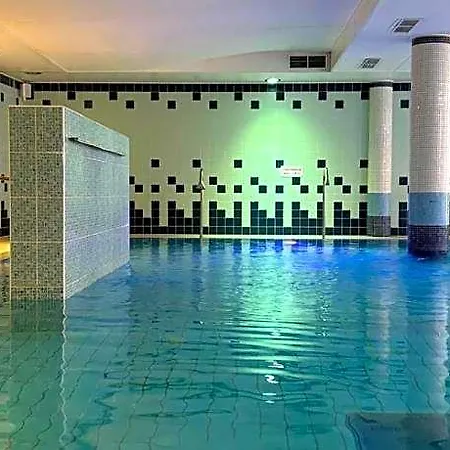 College Des Doctrinaires, Bw Premier Collection Hotel 4*
