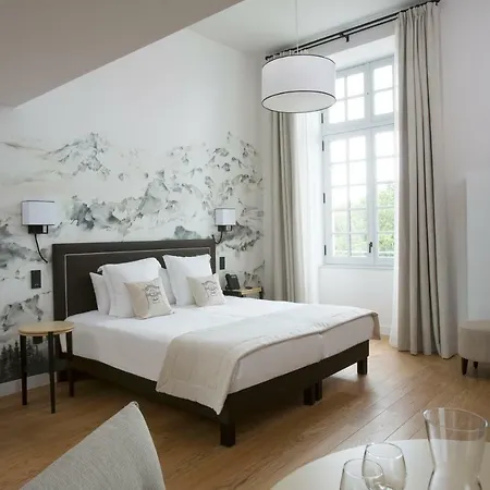 College Des Doctrinaires, Hotel, Et ليكتور