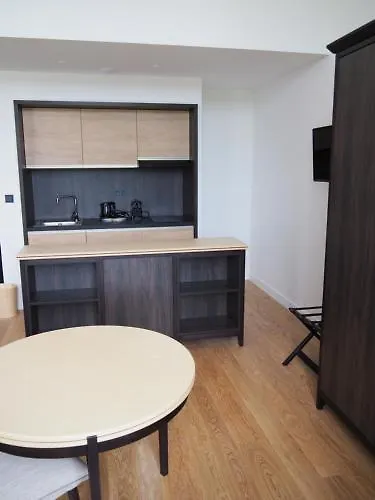 College Des Doctrinaires, Hotel, Et Лектур