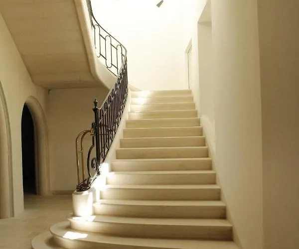 College Des Doctrinaires, Hotel, Et 4* Лектур