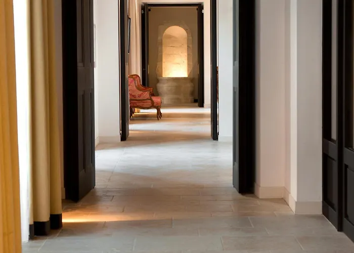 College Des Doctrinaires, Hotel, Et Отель