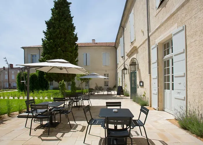 College Des Doctrinaires, Hotel, Et Лектур